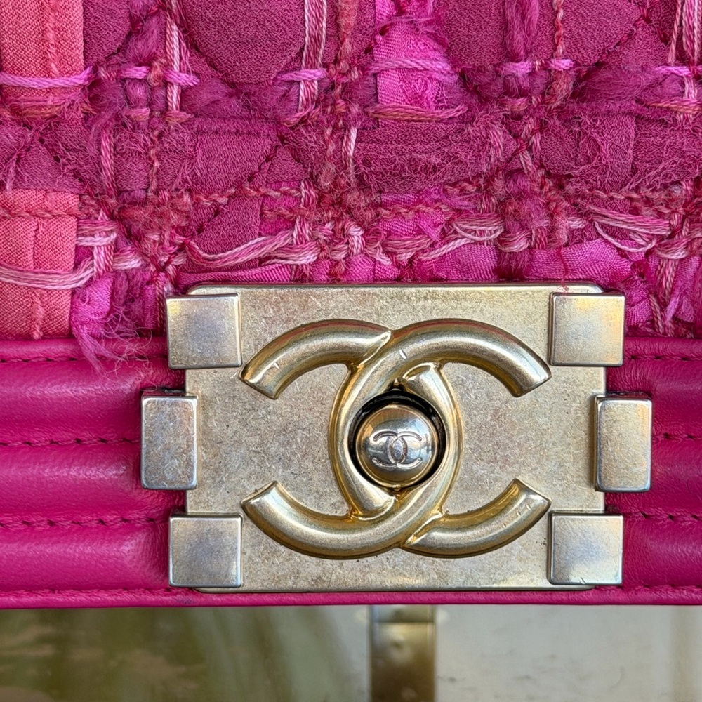Chanel Tweed Boy Bag Limited Edition AUCTION HOUSE DISPLAY ONLY - Picture 6 of 16